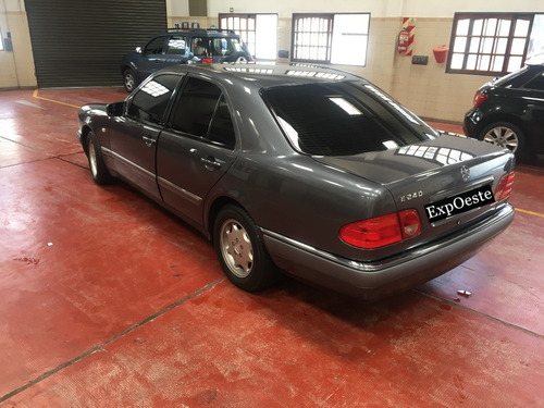 Imagen 3 de 13 de Mercedes Benz E240 V6 At Elegance 1997 Expoeste