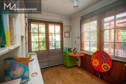 Casa En Tranquilo Barrio Con Excelentes Accesos 7dorm 4bañ