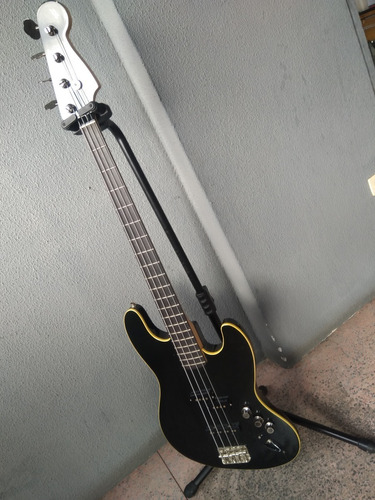 Fender Aerodyne Jazz Bass Black Rosewood Fretboard Mad Japan