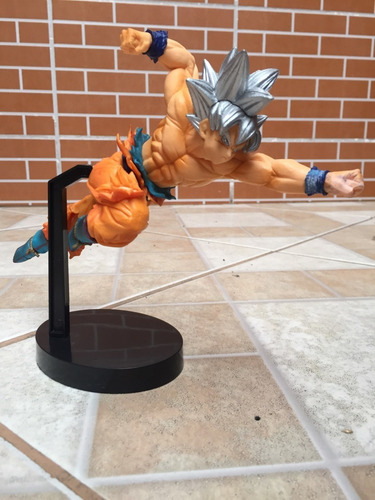 Figura Dragon Ball Z Goku Super Saiyan Ultra Instinto 24 Cm