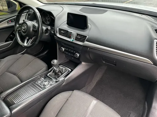 Mazda 3 2.0 Touring