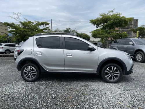 Renault Stepway 1.6 Intense Automática