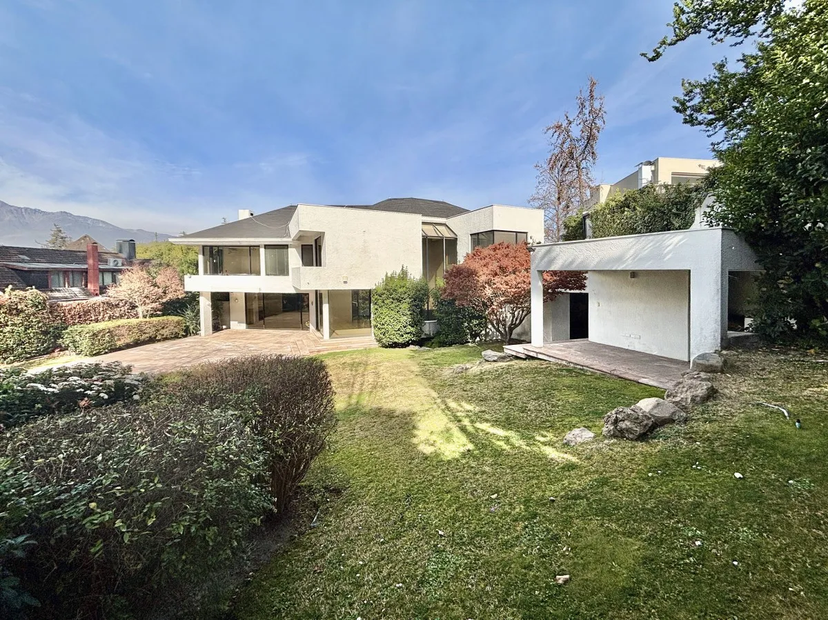 Imagen 3 de 26 de Preciosa Casa /santa María De Manquehue - Colegio San Benito