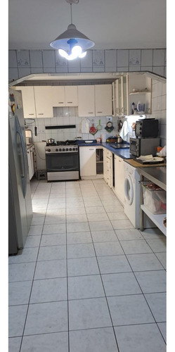 Vende Casa Grande 4 Dorm, 2 Baños, A Pocas Cuadras Metro Rod