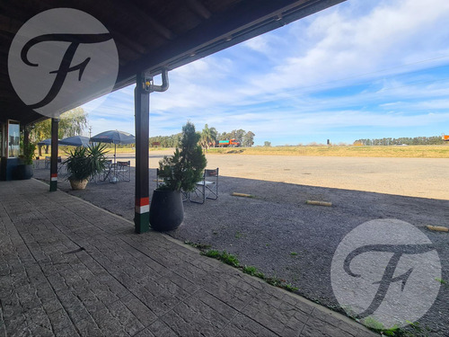 Oportunidad De Inversión En San Pedro Sobre Ruta 9 I Parador La Granja Con Salón Para 850 Comensales I Con Bajada Oficial Sobre Rn9 I Una Casa Con Pileta
