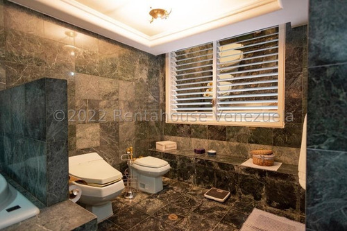 Imagen 13 de 25 de Mls #23-213 Único, Exclusivo E Inigualable Penthouse De Dos Niveles En La Mejor Ubicación De Los Chorros, Son Aproximadamente 1000 Mt 2 Con Excelente Distribución, Y De Un Gusto Impecable. Afm