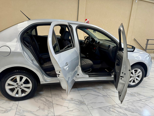 Volkswagen Voyage 1.6 Highline 101cv