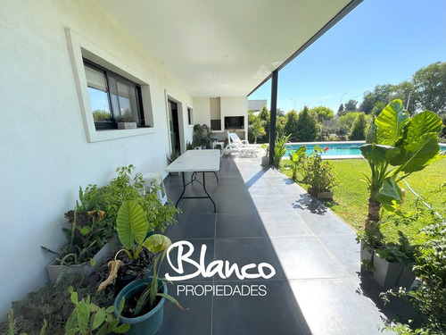 Casa En Venta En San Eduardo, Pilar Del Este, Pilar