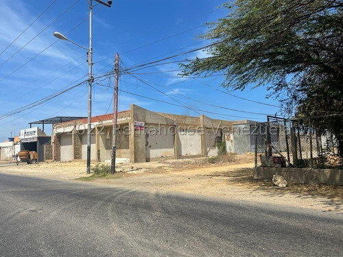 Imagen 3 de 8 de Excelente Local En Venta Ubicado En La Avenida Ollarvides De La Puerta Maraven, Punto Fijo