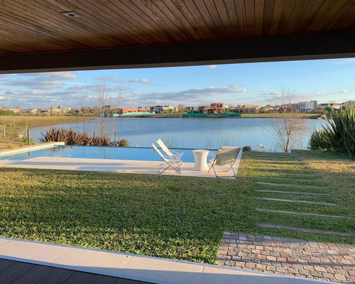 Imagen 5 de 19 de Impresionante Casa Al Agua En El Canton Norte!!!