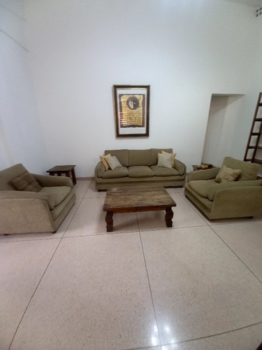 Imagen 4 de 30 de La Floresta Alquilo Anexo En La Parte Alta De Una Casa. 90m