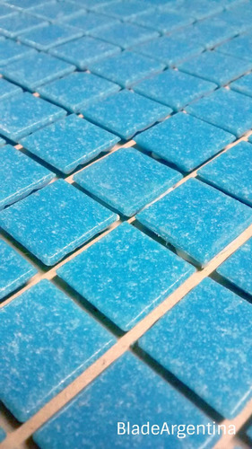 Venecitas Biseladas Celeste Medio 2x2. Aptas Pileta O Baño.