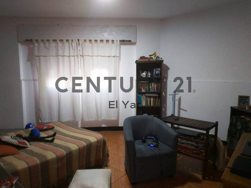 Imagen 5 de 11 de Ph Tipo Casa 3 Amb Con Local V. Ballester