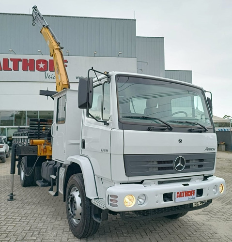 Mercedes Atron 1719 Guindaste 2014