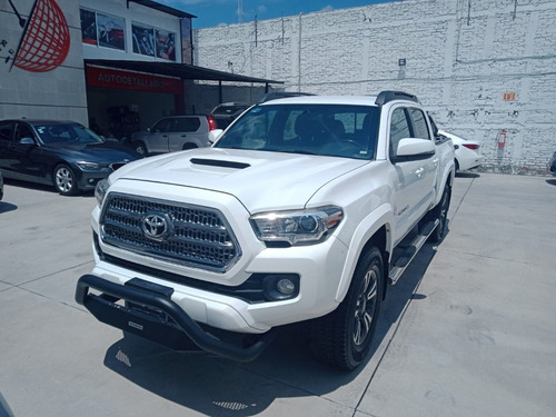 Imagen 3 de 14 de Toyota Tacoma 2017