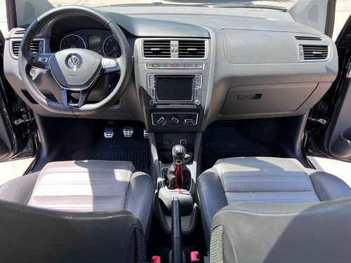 Imagen 12 de 23 de Volkswagen Suran 1.6 Highline Msi 110cv Techo - Cuero - Gps