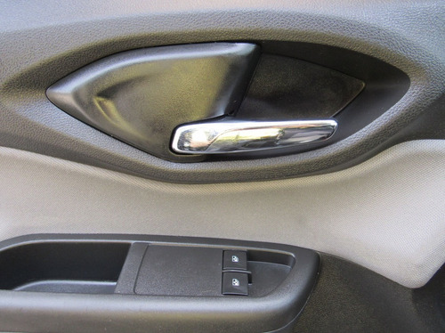 Imagem 11 de 15 de Chevrolet Onix 1.0 Mpfi Lt 8v
