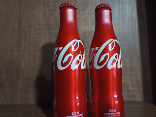 2 Garrafas Coleção Coca Cola Usadas Na Condição (Usado)