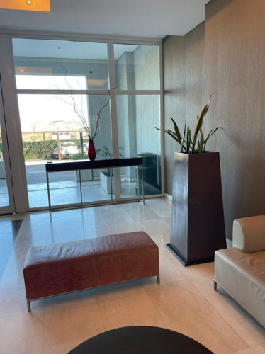 Imagen 2 de 25 de Excelente Mono Ambiente Vista A La Bahía, Con Cochera .- Venta