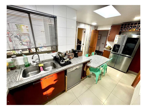 Imagen 9 de 20 de Casa En Venta De 4 Dorm. En Peñalolén