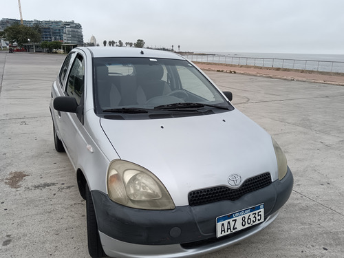 Oportunidad! Toyota Yaris 5 Puertas 2000