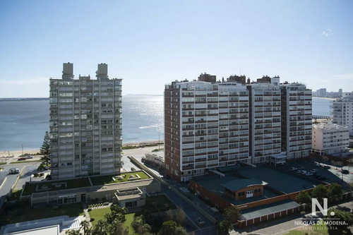 Departamento En Venta Con Vista Al Mar En Torre Imperiale.