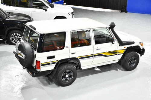 Imagen 11 de 12 de Toyota Land Cruiser 76 Machito 2022