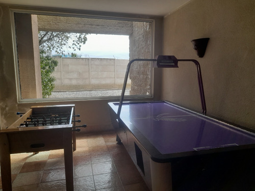 Se Vente Bonito Dpto En Costa De Montemar. Vista Al Mar.