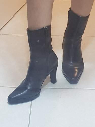Zapatos Varios: Botas Media Caña Cuero Febo/ Sandalias Qupid