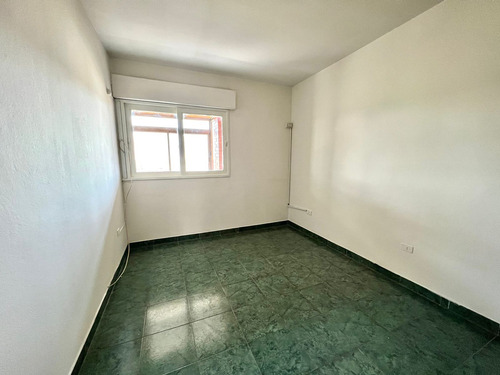 Venta Departamento 4 Dormitorios Otros Barrios Con Cochera