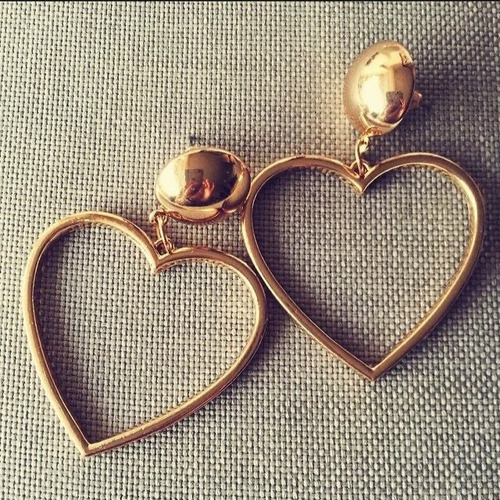 Imagen 2 de 2 de Aros Silueta Corazón