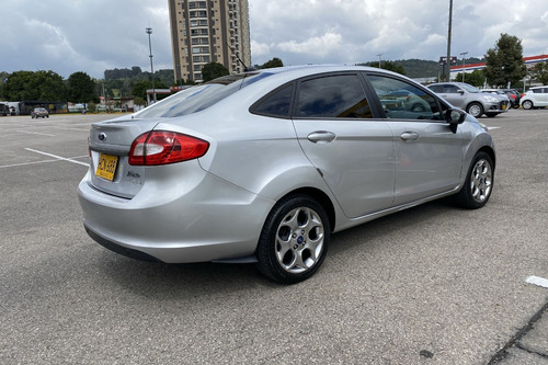 Ford Fiesta 1.6 Sportback Automática