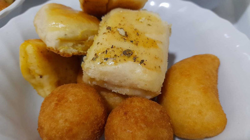 Imagem 6 de 9 de Comidas De Festa, Salgadinhos, Salgados Assados, Festa