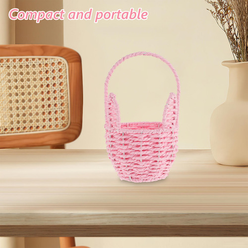 Pequeña Cesta De Flores Tejida Con Orejas De Dibujos Animado