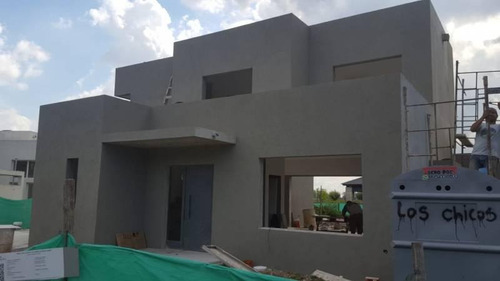 Imagen 2 de 3 de Oportunidad Bajo De Precio Casa En Venta En Barrio Barbarita