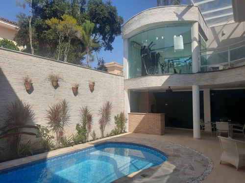 Sobrado 3 Suítes Mobiliado, Com Piscina, Sauna E Academia - Condomínio Fechado