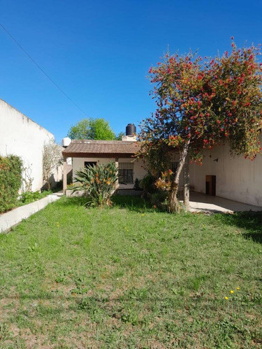 529 Entre 138 Y 139. Casa En Venta , 2 Dormitorios. Las Quin