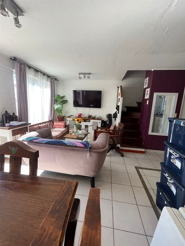 Venta De Hermosa Y Comoda Casa 3d2b Con Local Comercial