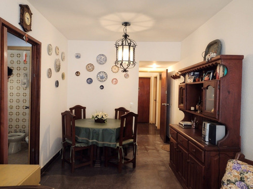 Imagen 5 de 12 de Departamento En Venta - 2 Ambientes C/cochera Céntrico