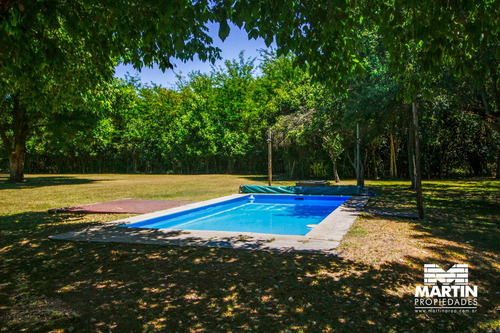 Chacra En Capilla Del Señor. Casa De Campo Y Casa De Huéspedes. Lote 17.745 M2. Pileta Y Bosquecito.