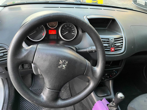 Imagem 5 de 6 de Peugeot 207 2010 1.4 Xr Flex 5p