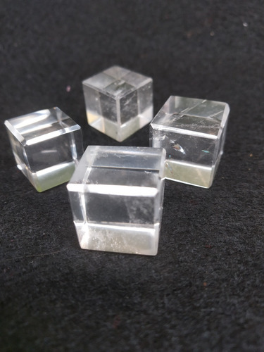 Cubo Cuarzo Natural Sólido Platónico Geometría 7.3 Gr. Reiki