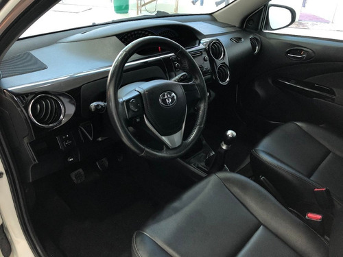 Toyota Etios Cross 1.5 16v