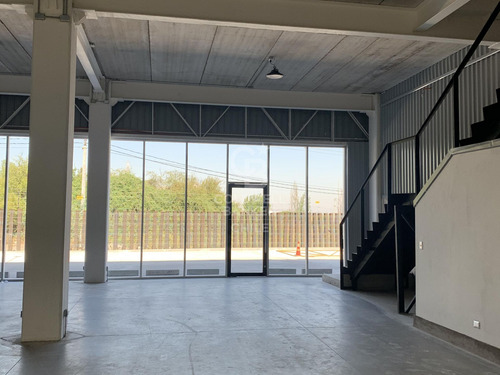 Bodega 670 M2 200 Oficinas