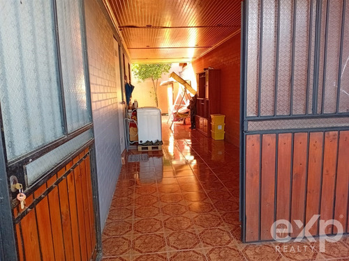 Casa En Venta De 2 Dorm. En Lampa