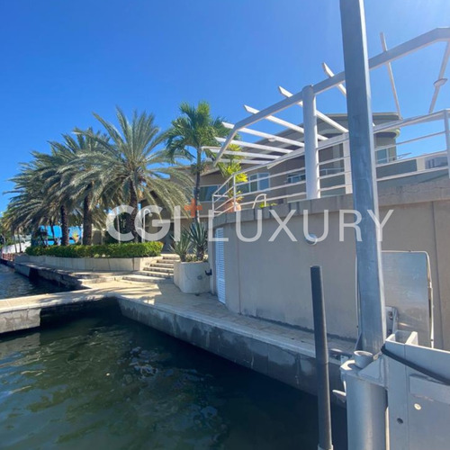 Cgi+ Luxury Vende Casa, Las Villas, Lechería