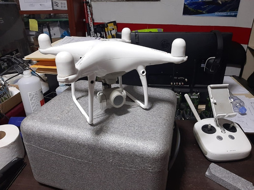 Drone Dji Phantom 4 Pro Con Cámara C4k Blanco 3 Batería