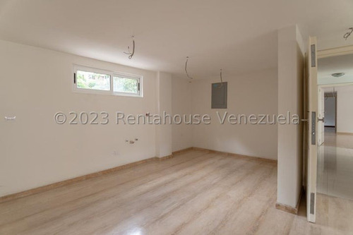 Edificio Comercial / Residencial (9 Pisos) Venta Los Palos Grandes Mls - 23-27085