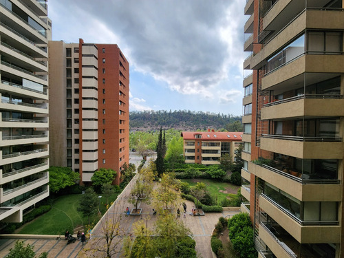 Remodelado Frente Parque Bicentenario. Venta Dueños Directo