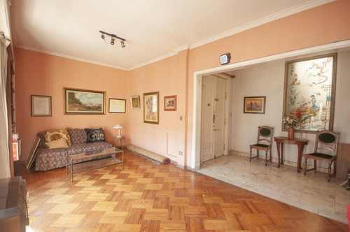 Departamento De 4 Ambientes En Edificio Histórico En Congreso